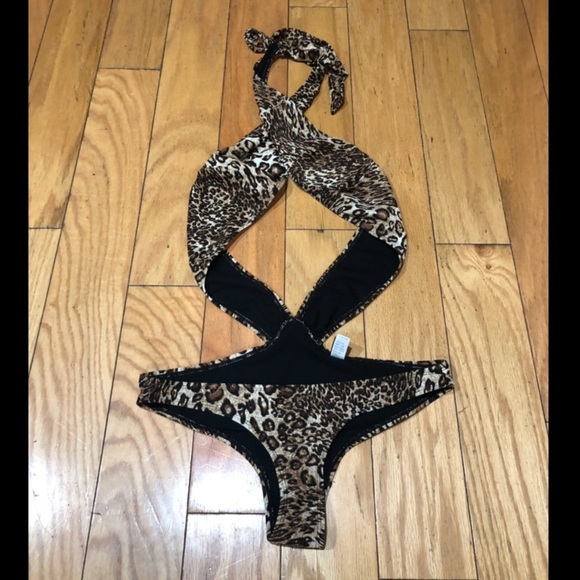 Rare frederick’s of Hollywood cheetah leopard monokini. Size L - Picture 2 of 5